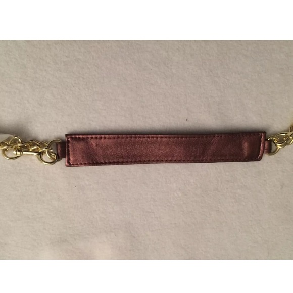 Selena Gomez Bronzed Burgundy Lips-shaped Purse - Picture 6 of 6